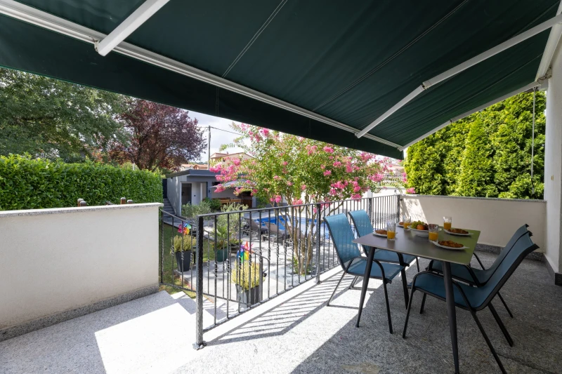 EXTÉRIEUR ET PISCINE