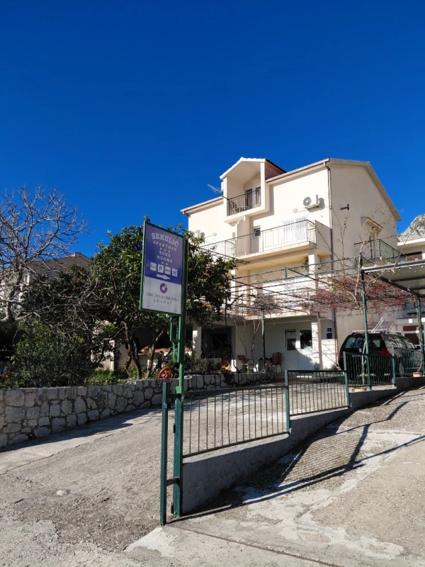 Sekulić apartman, Gradac