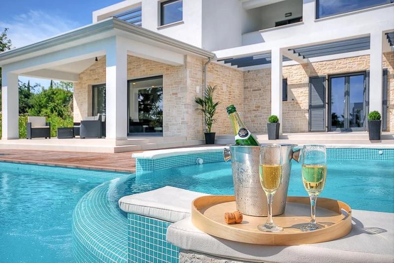 Villa Onyx, Višnjan