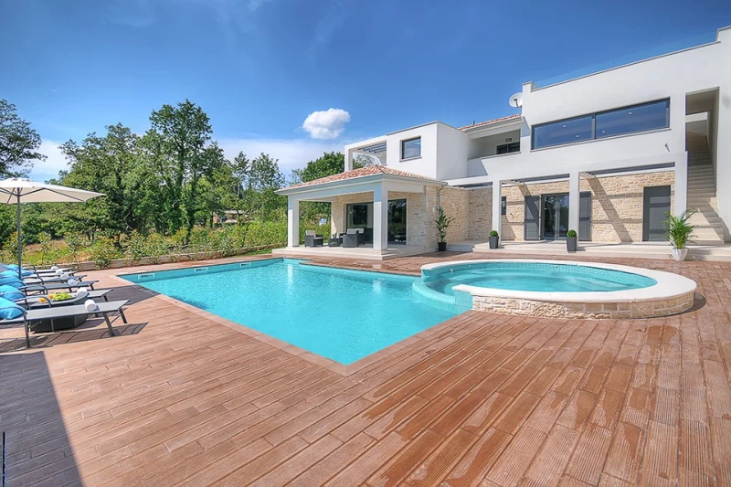 Villa Onyx, Višnjan