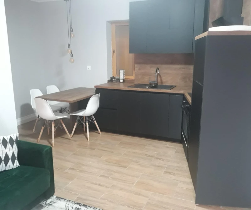 Apartment 4, Kitchen