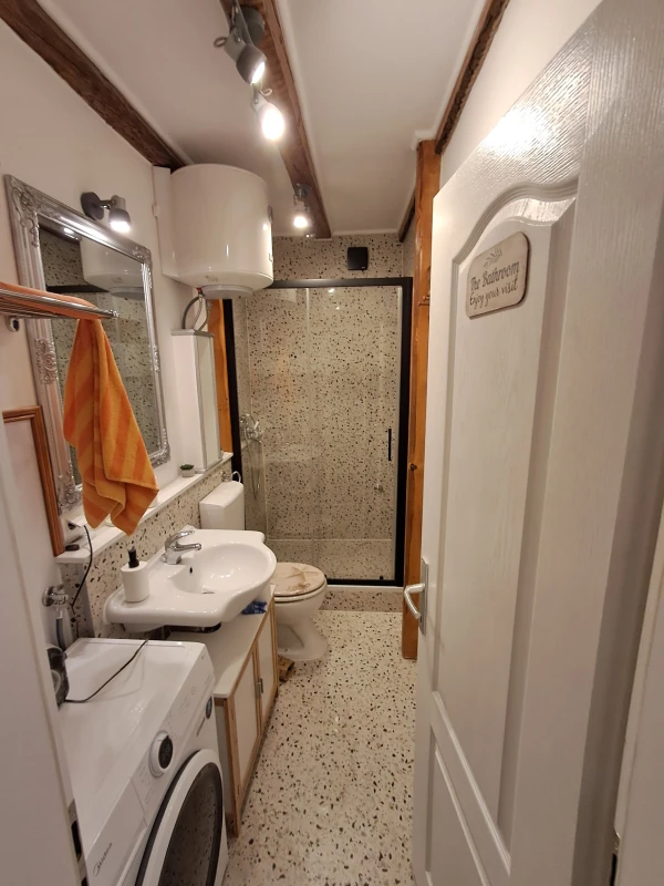 Apartman 1, Kupaonica / wc