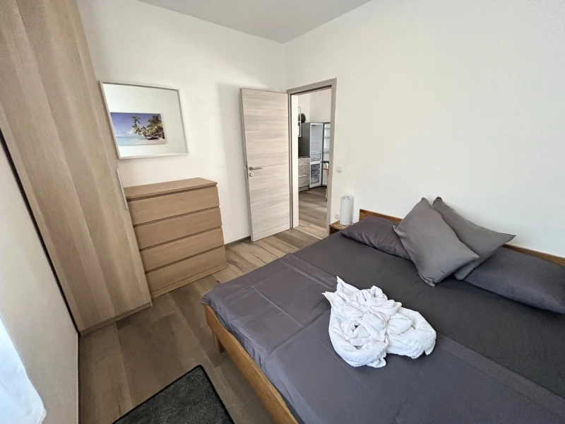 Apartment 3, Zimmer