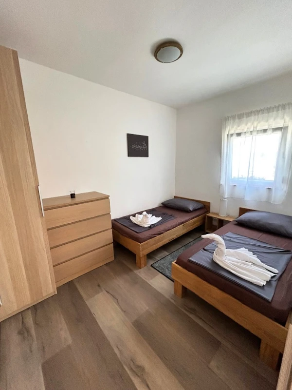 Apartment 3, Zimmer