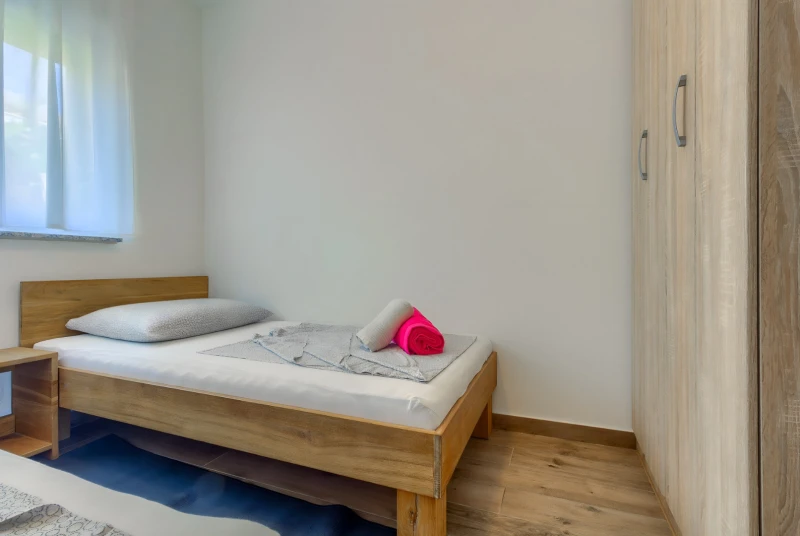 Apartment 2, Zimmer
