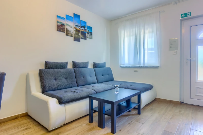 Apartment 2, Wohnzimmer