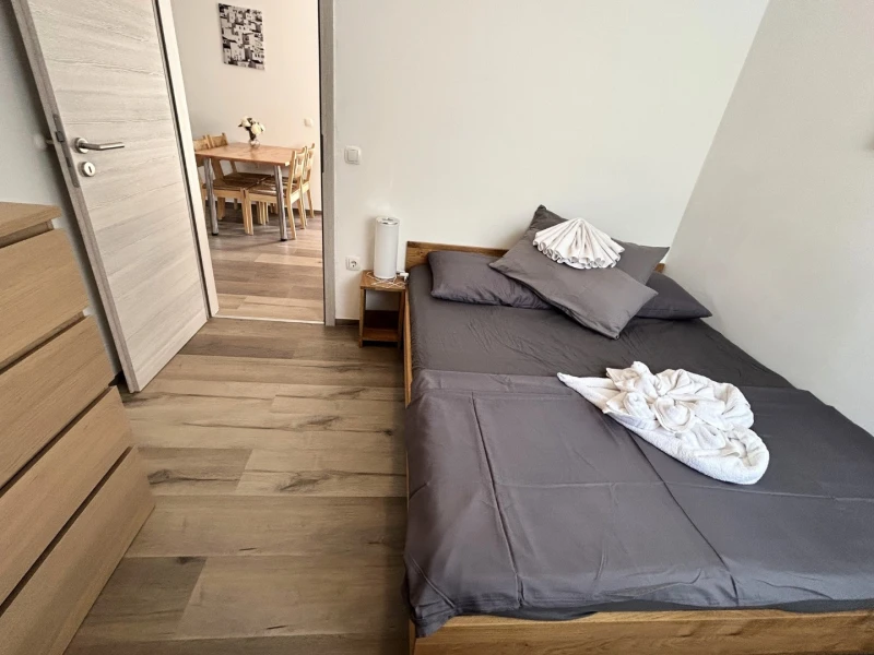 Apartment 3, Zimmer