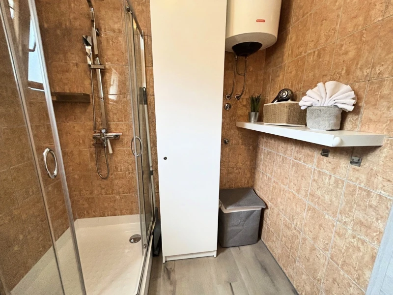 Apartment 3, Badezimmer / WC