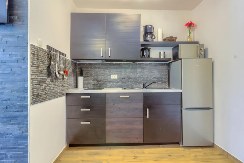 Apartment 2, Küche