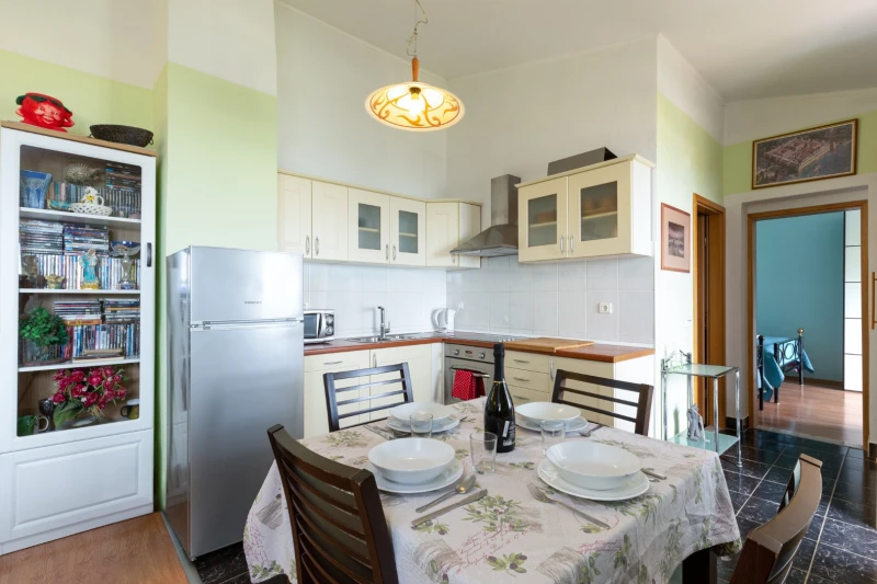 Apartman 2, Kuhinja