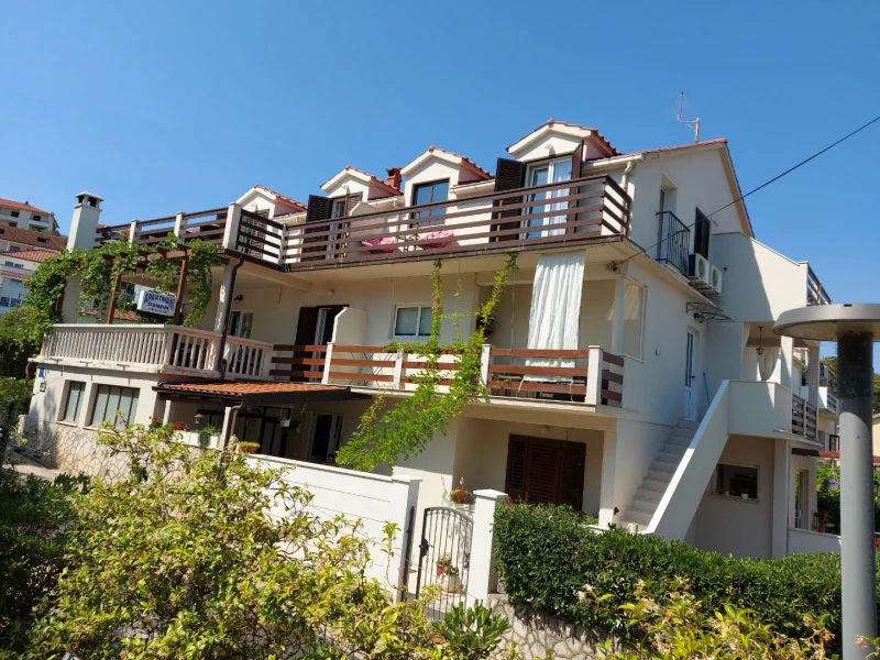 Apartmani Štambuk, Jelsa