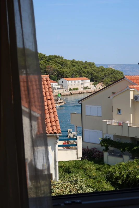 Apartman 2, Štambuk, Camere