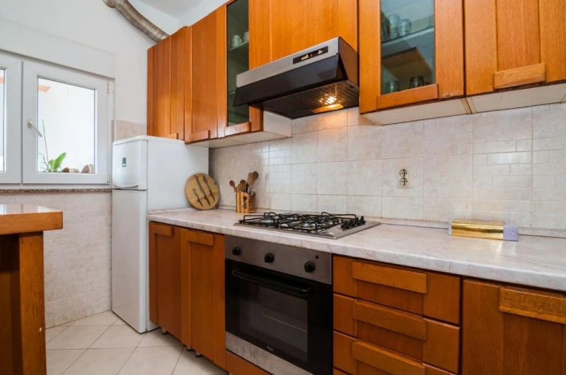 Apartment 1, Kuhinja