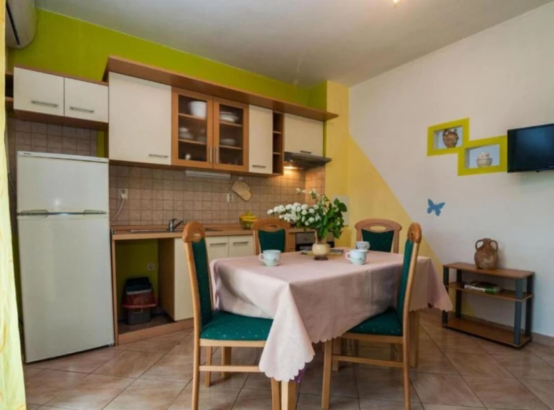 Apartment 2, Kuhinja