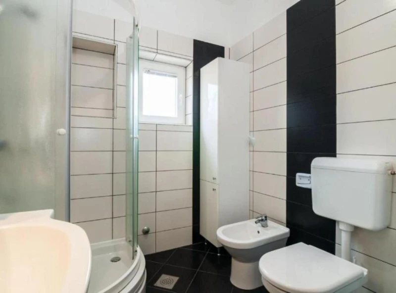 Apartment 3, Kopalnica / wc