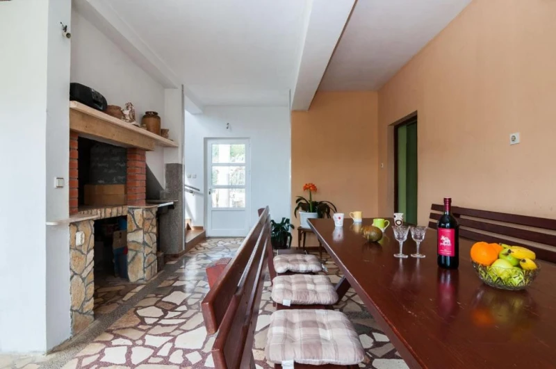 Apartment 3, Dnevna soba