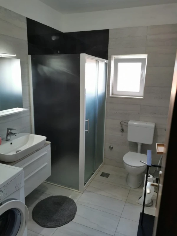Apartment 1, Kupaonica / wc