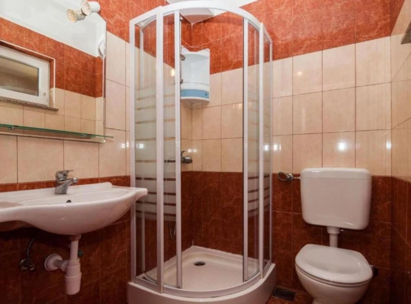 Apartment 2, Kupaonica / wc