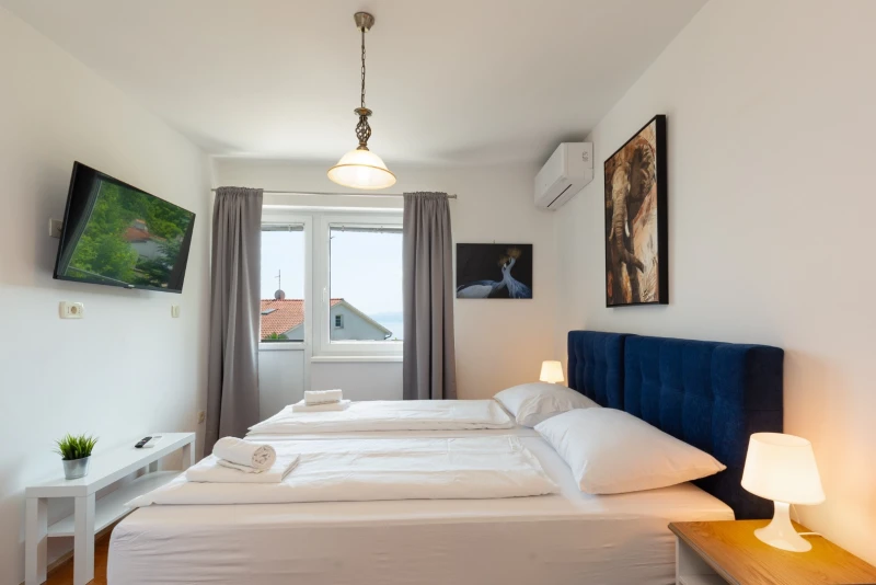 Apartment 2, Bedrooms