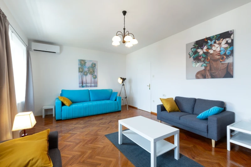 Apartment 3, Living room