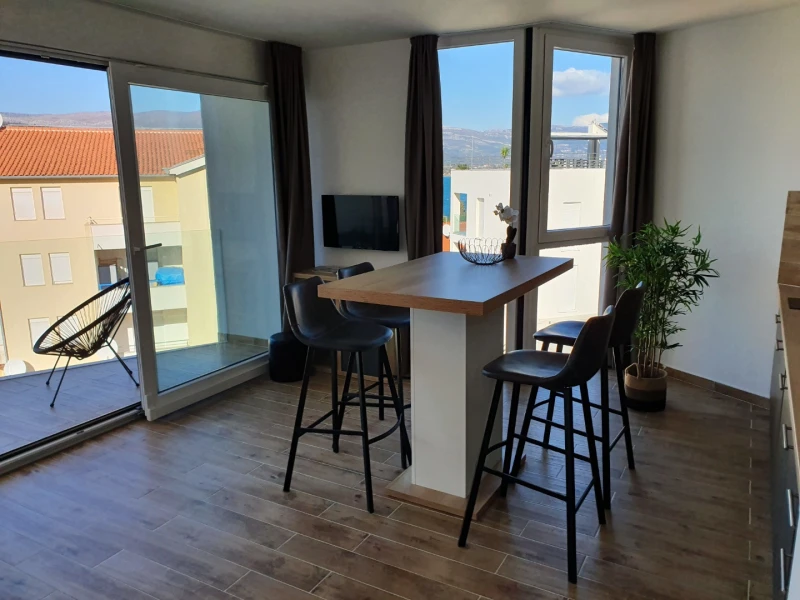 Second floor, Dnevni boravak
