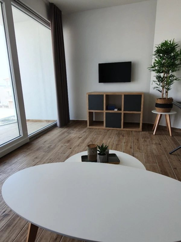 Second floor, Dnevni boravak