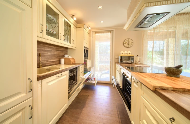 Villa Bernarda II, Kitchen