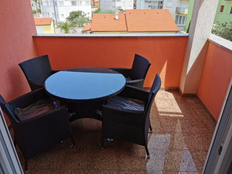 Apartman sa 2 spavaće sobe na 2.katu, Balkon / terasa