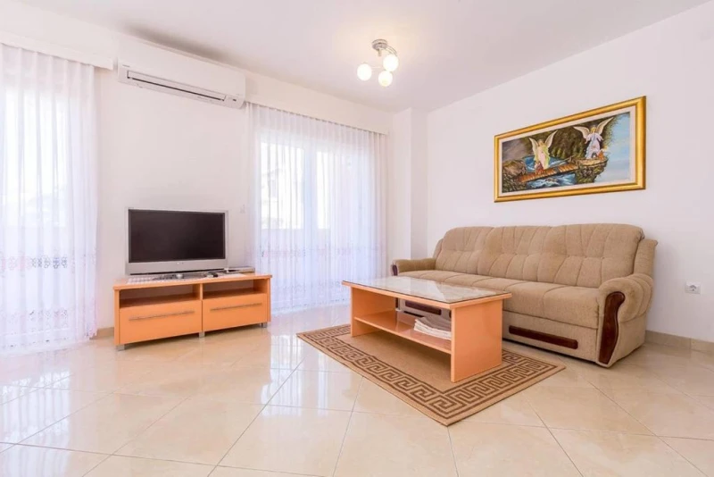 Apartman sa 2 spavaće sobe u prizemlju, Dnevni boravak