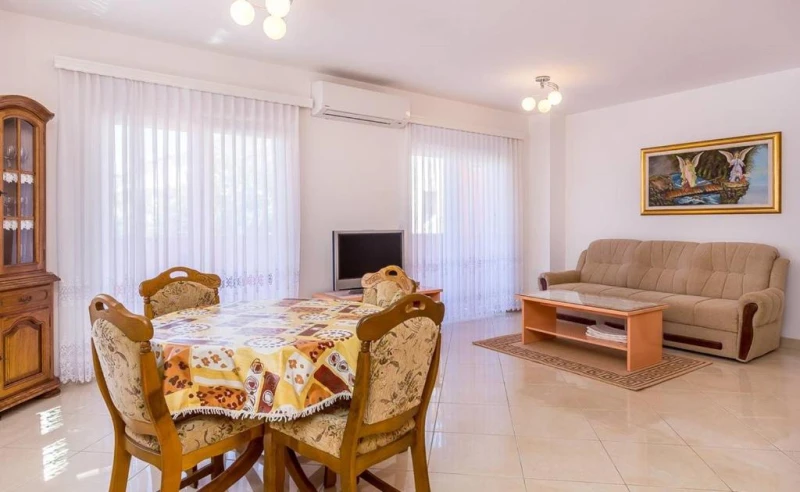 Apartman sa 2 spavaće sobe u prizemlju, Dnevni boravak
