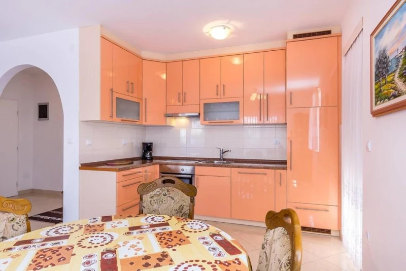 Apartman sa 2 spavaće sobe u prizemlju, Kuhinja