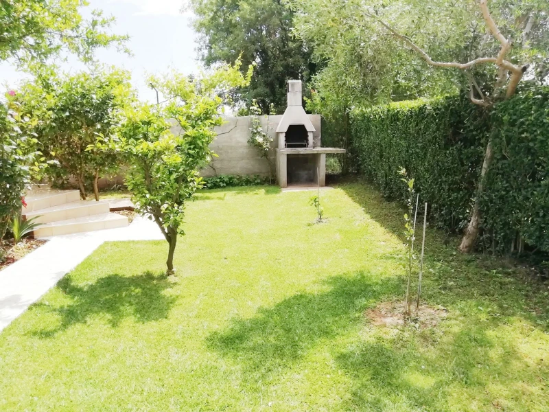 Apartman Davorka, sa velikim vrtom i igralištem za djecu, Ližnjan