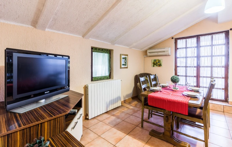 Apartman sa 2 spavaće sobe na 2.katu, Apartmani Luciana, Medulin