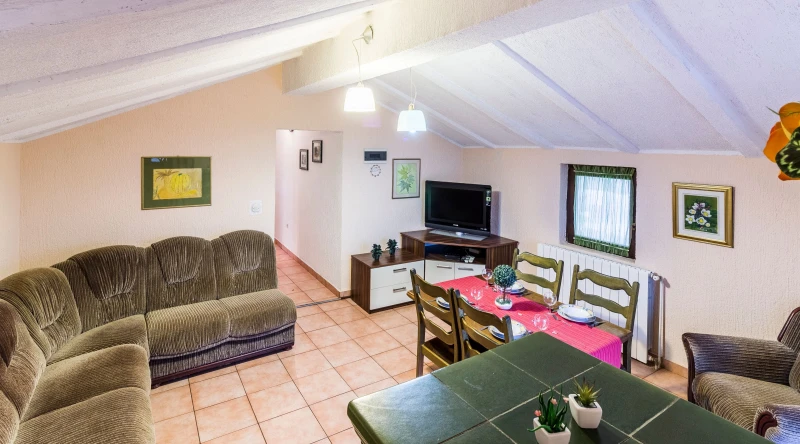 Apartman sa 2 spavaće sobe na 2.katu, Apartmani Luciana, Medulin