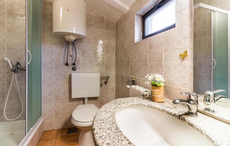 Apartman sa 2 spavaće sobe na 2.katu, Kupaonica / wc