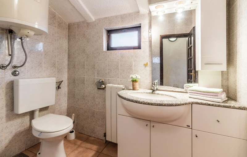 Apartman sa 2 spavaće sobe na 2.katu, Kupaonica / wc