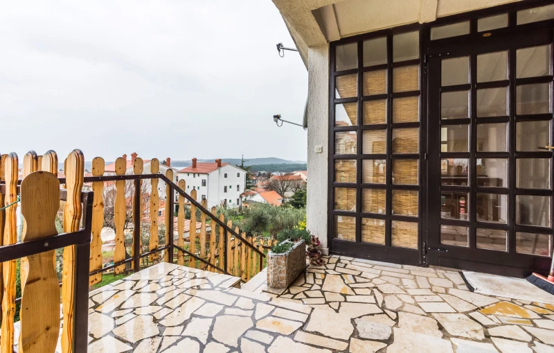Apartman sa 2 spavaće sobe na 2.katu, Balkon / terasa