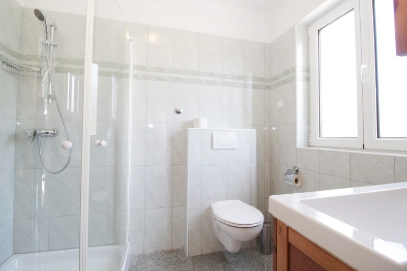 Appartamento con 2 camere da letto al piano terra, Bagno / WC