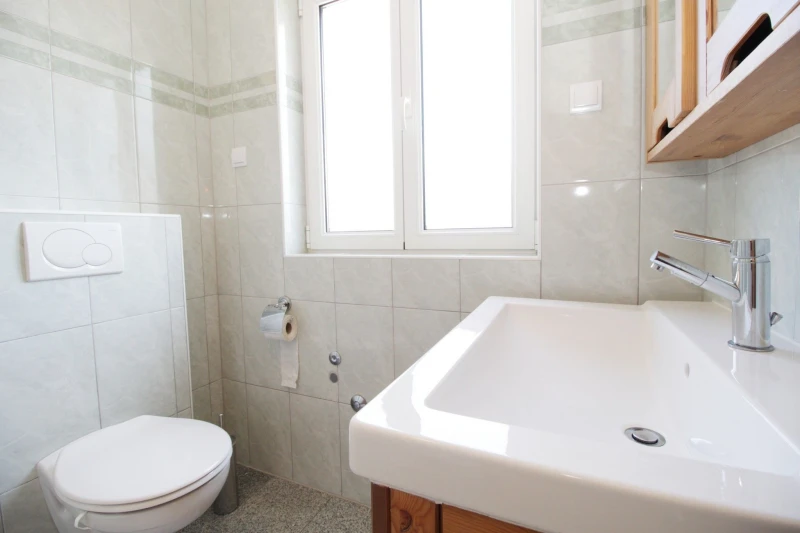 Appartamento con 2 camere da letto al piano terra, Bagno / WC