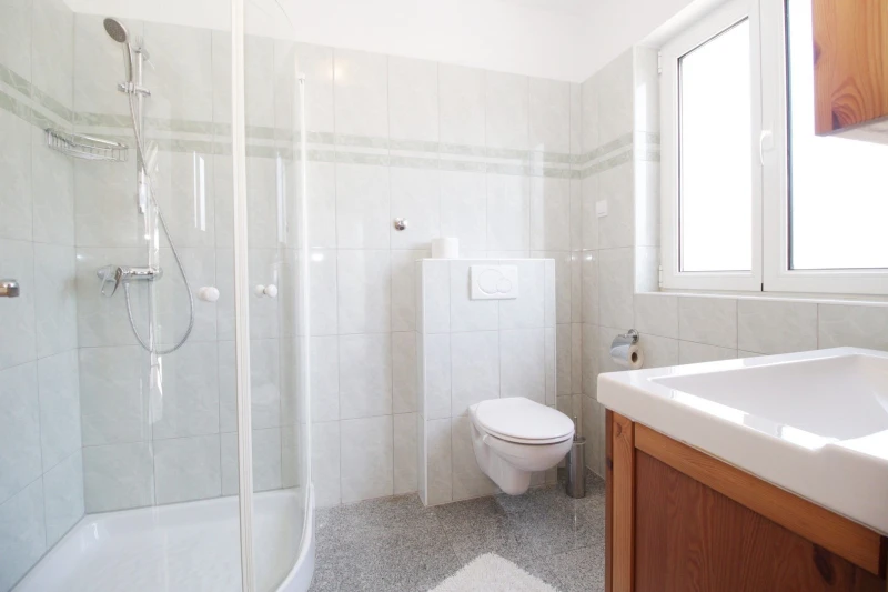 Appartamento con 2 camere da letto al piano terra, Bagno / WC