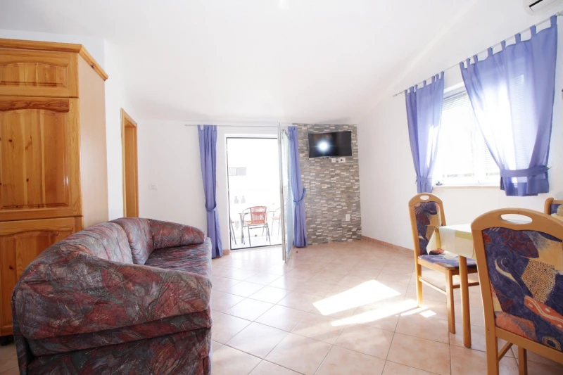 Wohnung mit 2 Schlafzimmern im 1. Stock, Wohnzimmer