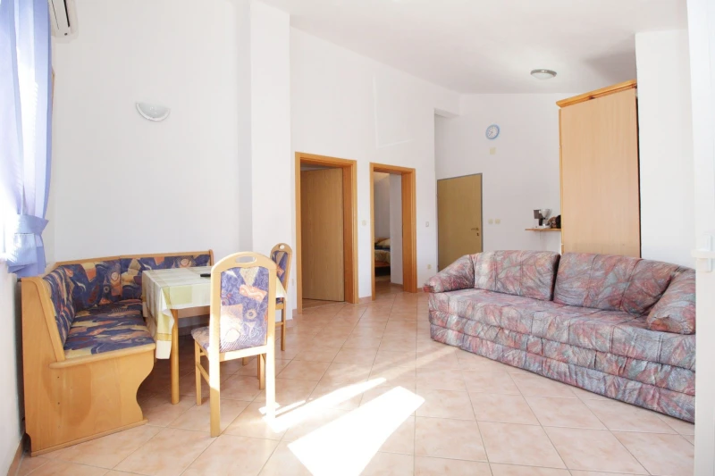 Apartman sa 2 spavaće sobe na 1.katu