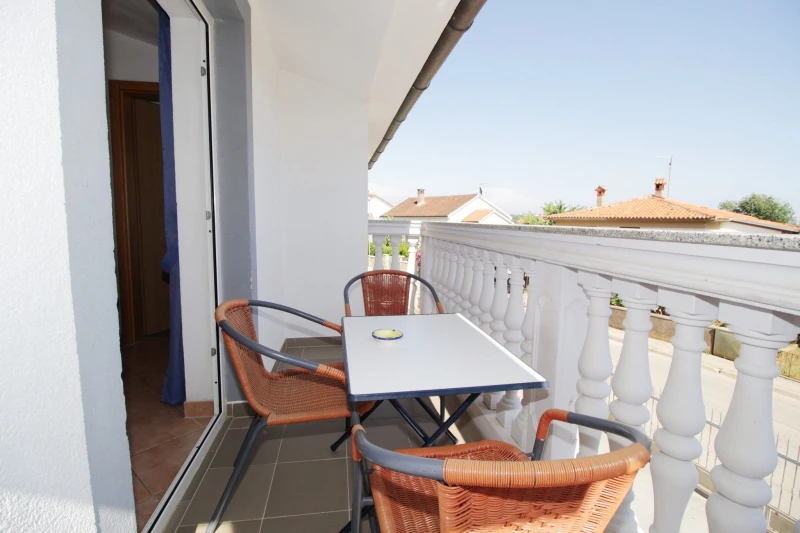 Wohnung mit 2 Schlafzimmern im 1. Stock, Balkon / Terrasse