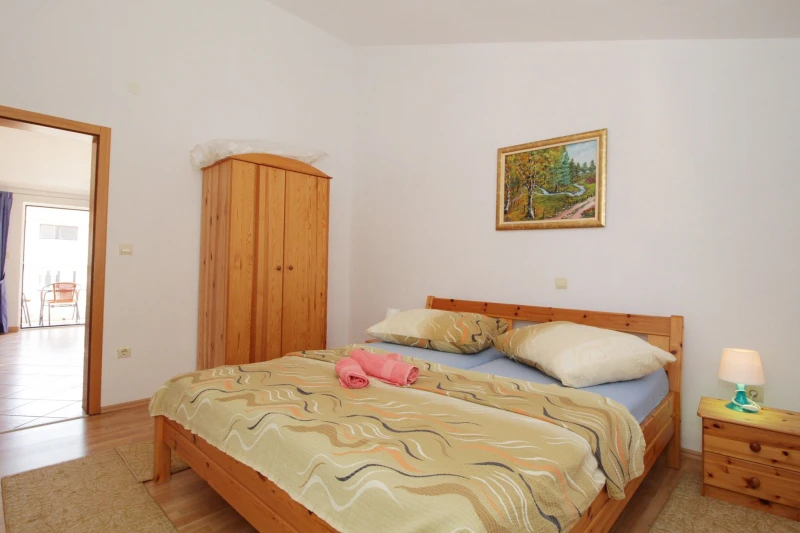 Wohnung mit 2 Schlafzimmern im 1. Stock, Zimmer