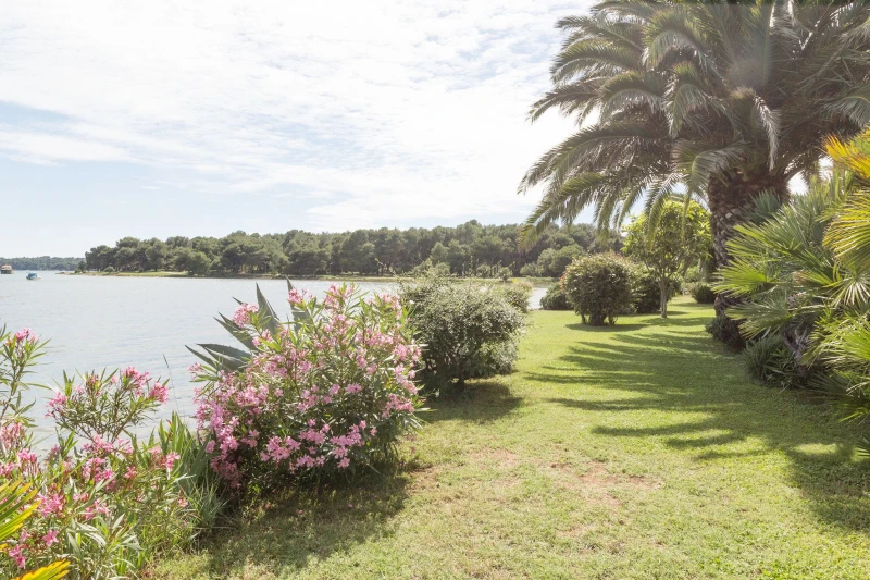 Apartmani Olga, prvi red do mora, sa pogledom na medulinski zaljev, Medulin