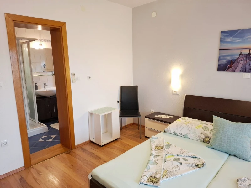 Apartman za 2-3 osobe sa velikom terasom, Sobe