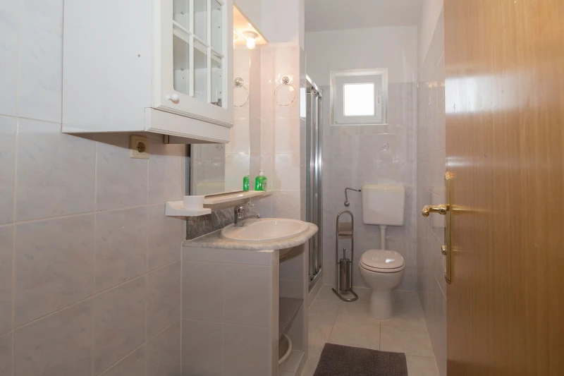 Appartamento al 1° piano Ovest, Bagno / WC
