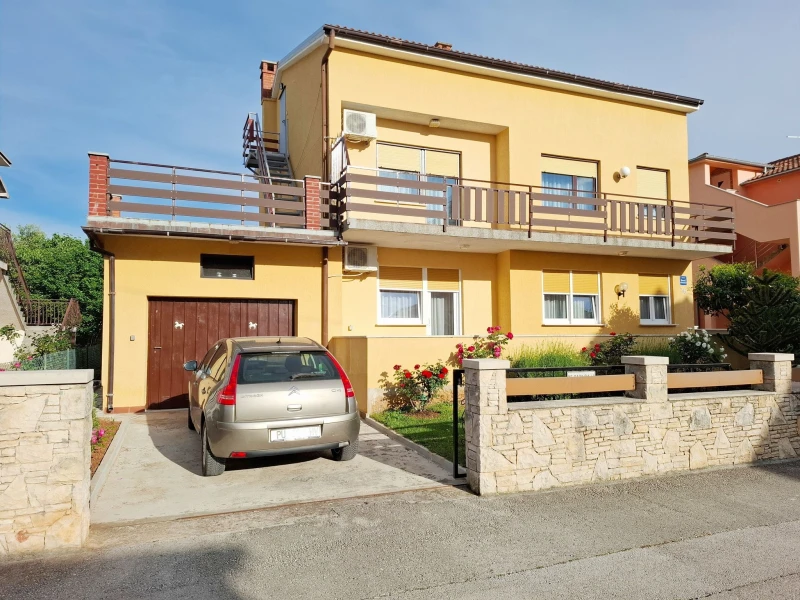 Apartmani Maria, apartmani sa velikim terasama i parkingom, Medulin
