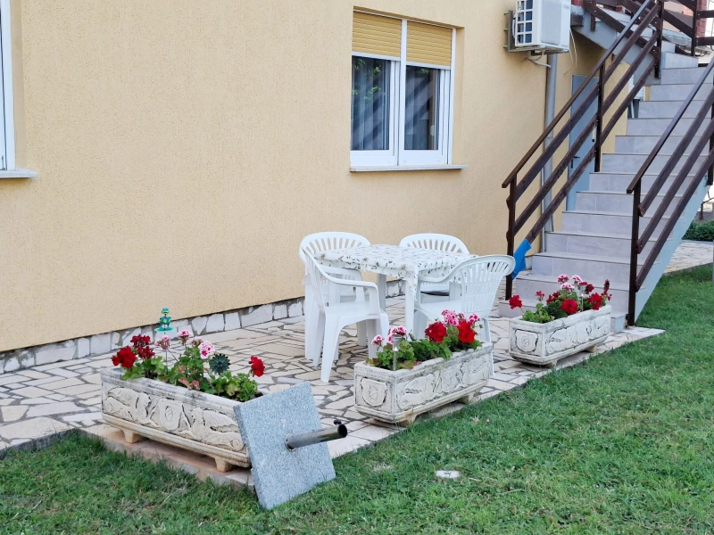 Apartman sa velikom terasom prema istoku, Balkon / terasa