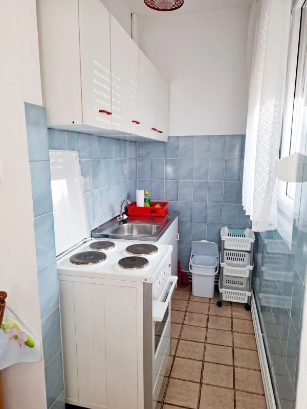 Apartman sa velikom terasom prema zapadu, Kuhinja